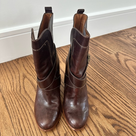 Frye buckle dark brown booties size 7.5. Slight snag in the seam. - Picture 7 of 15